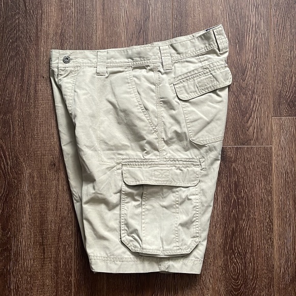 The North Face Men's Khaki Tan Cargo - Picture 3 of 4